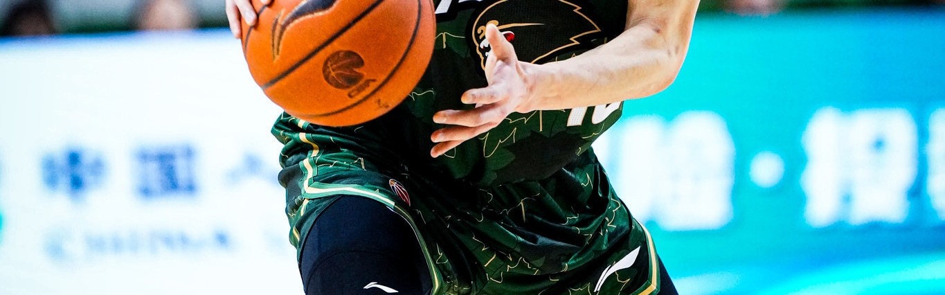 espn-不让打了吗？开局1分钟郭昊文&amp;赵柏清冲突 双双被换下再未上场